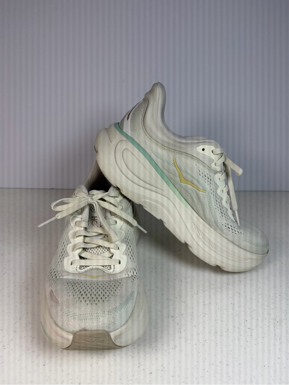 Hoka Bondi 9 Women’s Size 8B Truffle Salt Sea Glass Shoes w/ Box